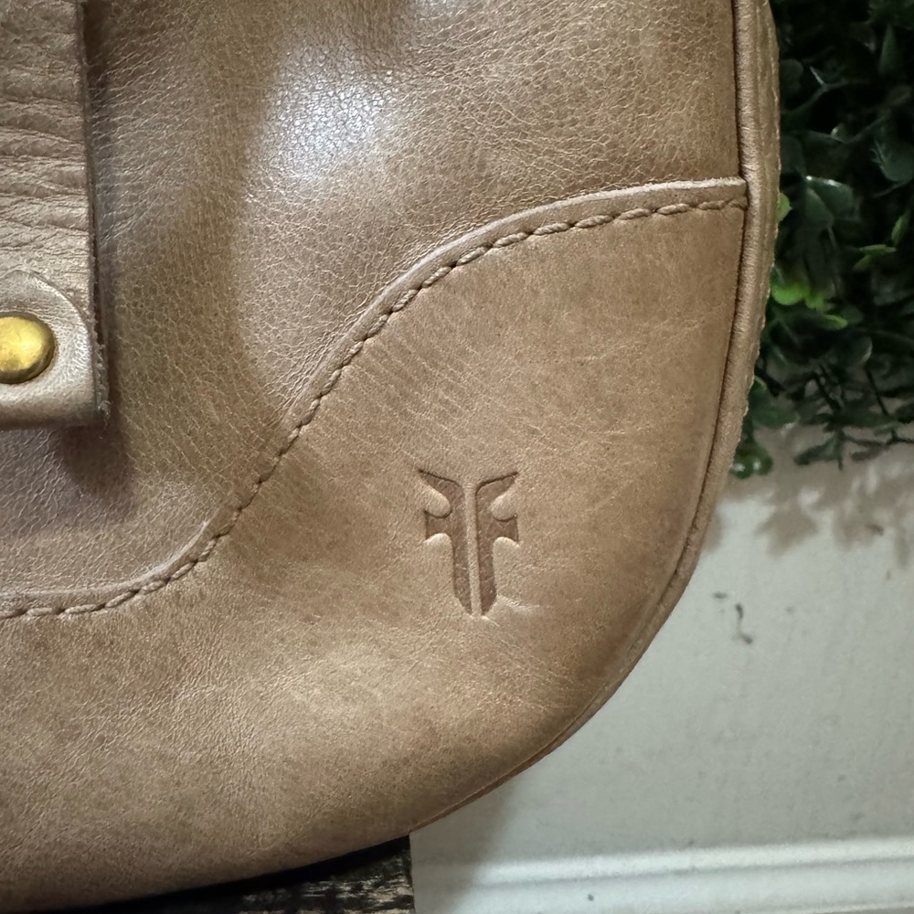 Frye Tan Leather Hobo Shoulder Bag - Picture 5 of 16